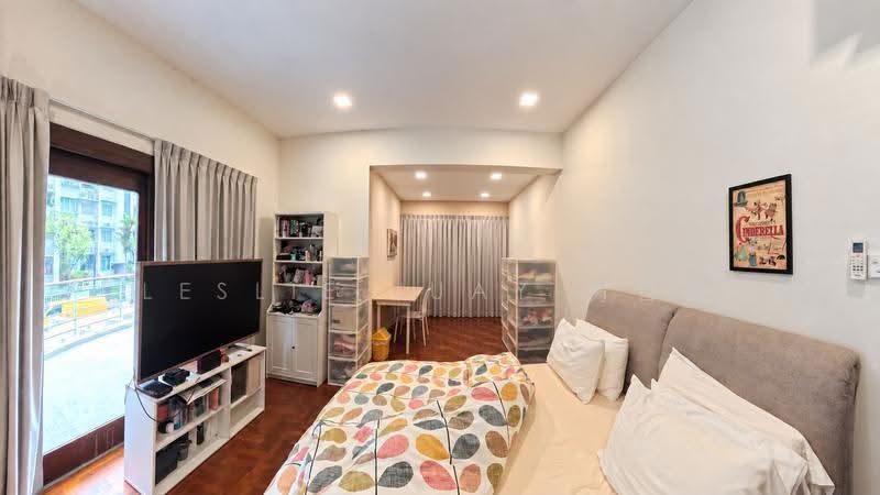 **LANDED7772**@ 2sty Wide Frontage Corner Terrace near to eateries/1km Nan Hua, Buona Vista / West Coast / Clementi New Town, 5 Bedrooms, 3,500 sqft, Corner Terrace For Sale, by Leslie Juay 芮哲熙, 500275733 - Bedroom - PropertyGuru.com.sg