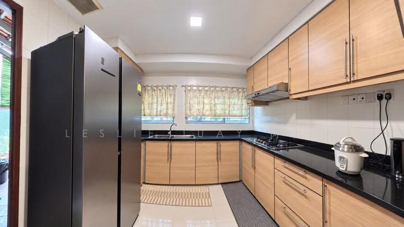 **LANDED7772**@ 2sty Wide Frontage Corner Terrace near to eateries/1km Nan Hua, Buona Vista / West Coast / Clementi New Town, 5 Bedrooms, 3,500 sqft, Corner Terrace For Sale, by Leslie Juay 芮哲熙, 500275733 - Kitchen - PropertyGuru.com.sg