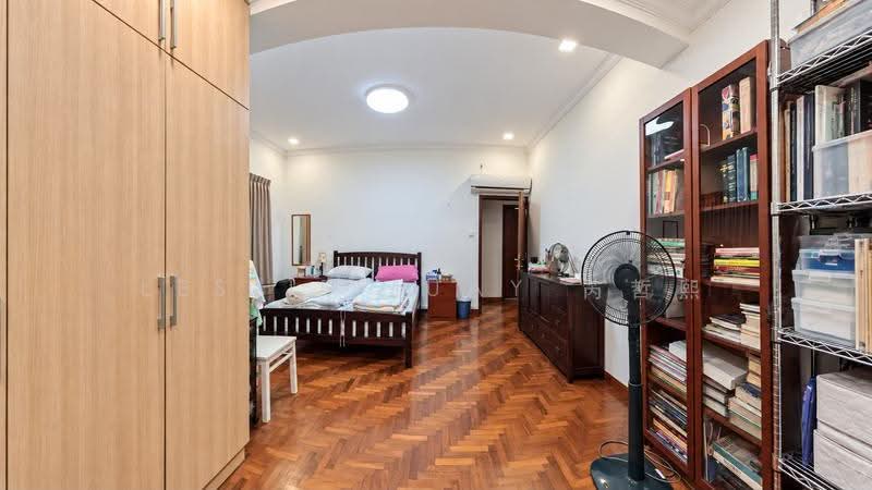 **LANDED7772**@ 2sty Wide Frontage Corner Terrace near to eateries/1km Nan Hua, Buona Vista / West Coast / Clementi New Town, 5 Bedrooms, 3,500 sqft, Corner Terrace For Sale, by Leslie Juay 芮哲熙, 500275733 - Bedroom - PropertyGuru.com.sg