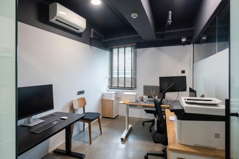 Manhattan House, 151 Chin Swee Road, Alexandra / Commonwealth, 3,337 sqft, Office For Sale, by Edwin Su, 500275734 - Study - CommercialGuru.com.sg