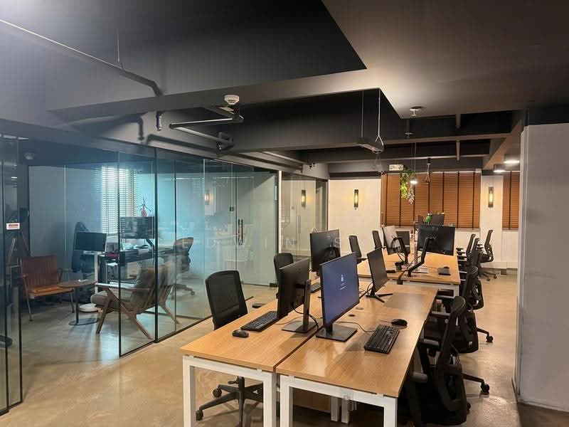 Manhattan House, 151 Chin Swee Road, Alexandra / Commonwealth, 3,337 sqft, Office For Sale, by Edwin Su, 500275734 - Interior - CommercialGuru.com.sg