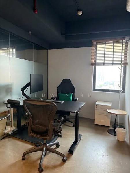 Manhattan House, 151 Chin Swee Road, Alexandra / Commonwealth, 3,337 sqft, Office For Sale, by Edwin Su, 500275734 - Study - CommercialGuru.com.sg