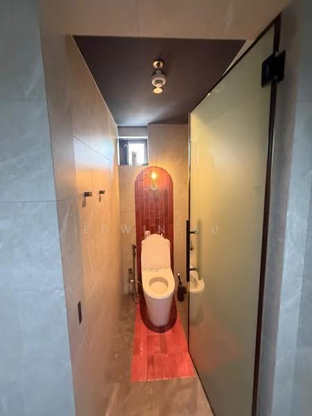 Manhattan House, 151 Chin Swee Road, Alexandra / Commonwealth, 3,337 sqft, Office For Sale, by Edwin Su, 500275734 - Bathroom - CommercialGuru.com.sg