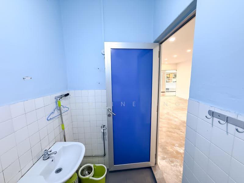 Hong Lim Complex, 531 Upper Cross Street, Boat Quay / Raffles Place / Marina, 612 sqft, Other Retail For Rent, by Jermaine Ang, 500275739 - Interior - CommercialGuru.com.sg