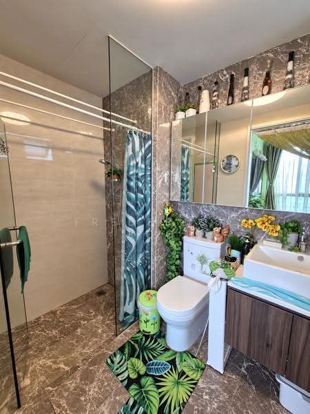 Riversound Residence, 7 Sengkang East Avenue, Hougang / Punggol / Sengkang, 2 Bedrooms, 753 sqft, Condominium For Rent, by Frederick Foo, 500275741 - Master Bathroom - PropertyGuru.com.sg