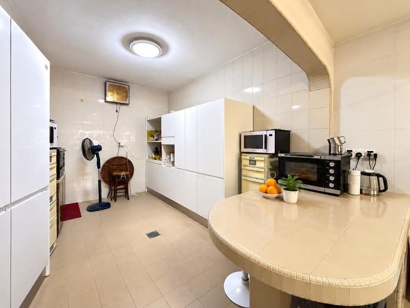C.H.E.A.P 2 Storey Semi-Detached for Sale D28, Seletar Hills Estate, Gerald Mugliston Estate, Seletar / Yio Chu Kang, 5 Bedrooms, 2,500 sqft, Semi-Detached House For Sale, by Aaron Yeo, 500275744 - Kitchen - PropertyGuru.com.sg