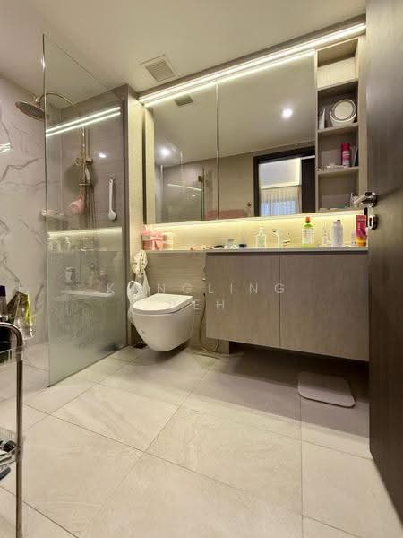 RiverTrees Residences, 29 Fernvale Close, Seletar / Yio Chu Kang, 2 Bedrooms, 700 sqft, Condominium For Sale, by KangLing Beh, 500275745 - Bathroom - PropertyGuru.com.sg
