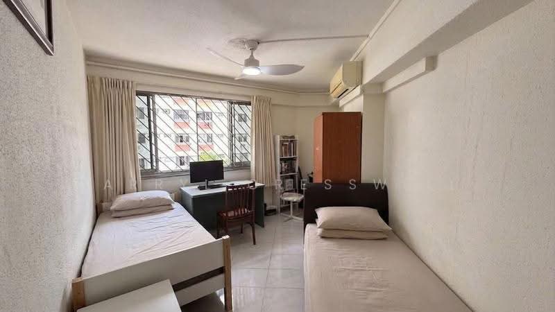419 Hougang Avenue 8, 419 Hougang Avenue 8, Hougang / Punggol / Sengkang, 3 Bedrooms, 1,162 sqft, HDB Flat For Sale, by Darryl Cresswell, 500275746 - Bedroom - PropertyGuru.com.sg