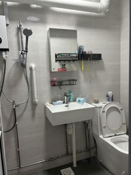146 Mei Ling Street, 146 Mei Ling Street, Alexandra / Commonwealth, 4 Bedrooms, 1,432 sqft, HDB Flat For Sale, by Iris Lee, 500275754 - Bathroom - PropertyGuru.com.sg