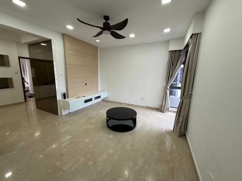 Carissa Park Condo, 2 Flora Drive, Changi Airport / Changi Village, 2 Bedrooms, 969 sqft, Condominium For Sale, by Allan Chong, 500275756 - Living Room - PropertyGuru.com.sg