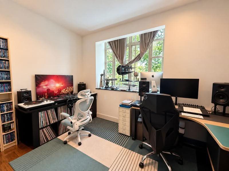 Jervois Regency, 49 Jervois Road, Tanglin / Holland / Bukit Timah, 2 Bedrooms, 979 sqft, Apartment For Sale, by Adiel Ng, 500275760 - Common bedroom - PropertyGuru.com.sg