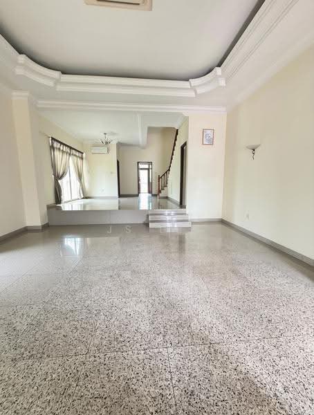 Semi-Detached @ Serangoon Gardens, Hougang / Punggol / Sengkang, 5 Bedrooms, 2,800 sqft, Semi-Detached House For Sale, by JS Lee, 500275761 - Living Room - PropertyGuru.com.sg