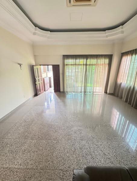 Semi-Detached @ Serangoon Gardens, Hougang / Punggol / Sengkang, 5 Bedrooms, 2,800 sqft, Semi-Detached House For Sale, by JS Lee, 500275761 - Living Room - PropertyGuru.com.sg