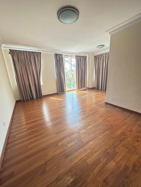 Semi-Detached @ Serangoon Gardens, Hougang / Punggol / Sengkang, 5 Bedrooms, 2,800 sqft, Semi-Detached House For Sale, by JS Lee, 500275761 - Master Bedroom - PropertyGuru.com.sg
