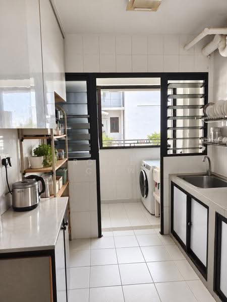 166B Teck Whye Crescent, 166B Teck Whye Crescent, Dairy Farm / Bukit Panjang / Choa Chu Kang, 2 Bedrooms, 732 sqft, HDB Flat For Sale, by Ronald Chew, 500275769 - Kitchen - PropertyGuru.com.sg