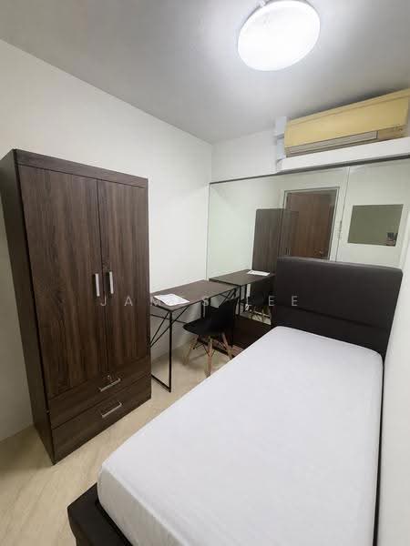 The Regalia, 2 River Valley Close, Orchard / River Valley, Room Rental, 48 sqft, Apartment For Rent, by James Lee, 500275777 - Bedroom - PropertyGuru.com.sg