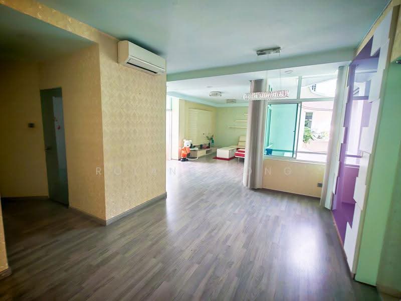 Maysprings, 2 Petir Road, Dairy Farm / Bukit Panjang / Choa Chu Kang, 3 Bedrooms, 1,560 sqft, Apartment For Sale, by Roland Wong, 500275779 - Living Room - PropertyGuru.com.sg