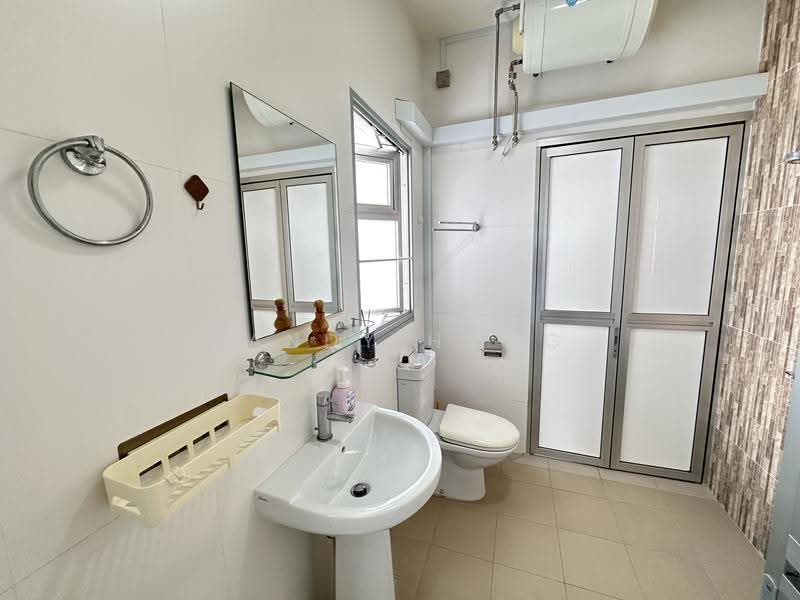 448B Bukit Batok West Avenue 9, 448B Bukit Batok West Avenue 9, Dairy Farm / Bukit Panjang / Choa Chu Kang, 1 Bedroom, 505 sqft, HDB Flat For Sale, by Sandy Hong, 500275786 - Bathroom - PropertyGuru.com.sg