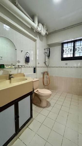 520 Woodlands Drive 14, 520 Woodlands Drive 14, Admiralty / Woodlands, 3 Bedrooms, 1,119 sqft, HDB Flat For Sale, by Jeremy Chia Nam Yau, 500275787 - Bathroom - PropertyGuru.com.sg