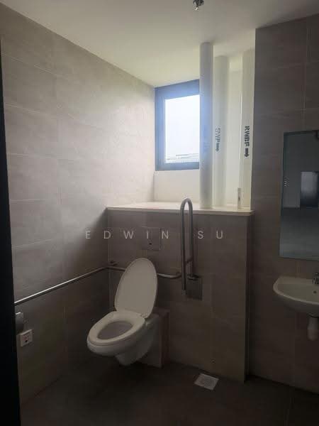 Tampines Connection, 2 Tampines North Drive 4, Pasir Ris / Tampines, 6,651 sqft, Factory / Workshop (B2) For Sale, by Edwin Su, 500275794 - Bathroom - CommercialGuru.com.sg