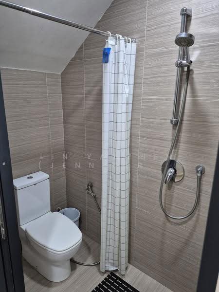 Guillemard Suites, 213 Guillemard Road, Eunos / Geylang / Paya Lebar, Room Rental, 200 sqft, Apartment For Rent, by Lin Yanzhen (Jennifer Lin), 500275797 - Bathroom - PropertyGuru.com.sg