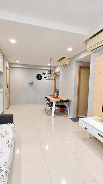 Esparina Residences, 113 Compassvale Bow, Hougang / Punggol / Sengkang, 2 Bedrooms, 829 sqft, Condominium For Sale, by Liew Wenzheng, 500275802 - PropertyGuru.com.sg