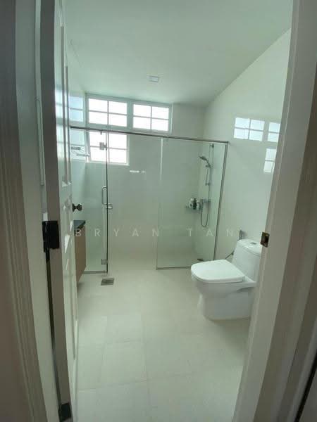 Kew Crescent, Bedok / Upper East Coast, Room Rental, 250 sqft, Terraced House For Rent, by Bryan Tan, 500275808 - Bathroom - PropertyGuru.com.sg