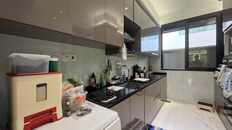LANDED7772•2sty Semi D with attic & basement^_^9_667_7772, East Coast / Marine Parade, 5 Bedrooms, 5,590 sqft, Semi-Detached House For Sale, by Teresa Tan, 500275811 - Kitchen - PropertyGuru.com.sg