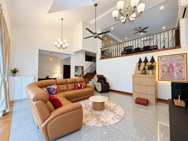 Spacious Detached Home | 5,933 sqft Land | Move-In Ready, Almond Avenue, Dairy Farm / Bukit Panjang / Choa Chu Kang, 5 Bedrooms, 5,933 sqft, Semi-Detached House For Sale, by Ernest Tan, 500275814 - Living Room - PropertyGuru.com.sg