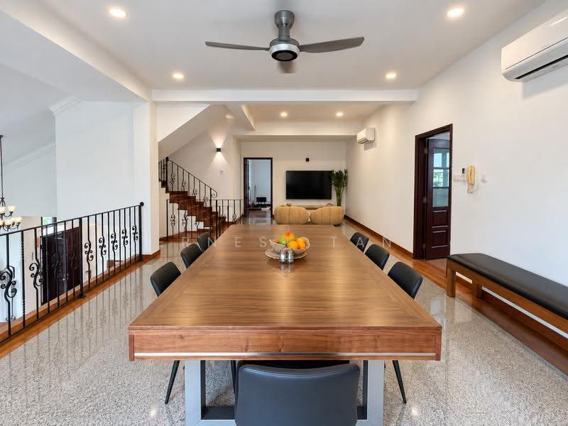 Spacious Detached Home | 5,933 sqft Land | Move-In Ready, Almond Avenue, Dairy Farm / Bukit Panjang / Choa Chu Kang, 5 Bedrooms, 5,933 sqft, Semi-Detached House For Sale, by Ernest Tan, 500275814 - Dining Room - PropertyGuru.com.sg