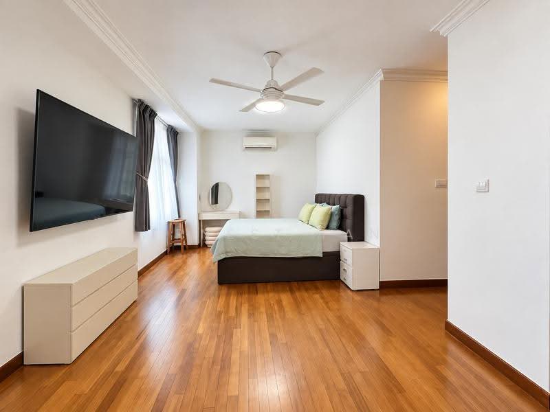 Spacious Detached Home | 5,933 sqft Land | Move-In Ready, Almond Avenue, Dairy Farm / Bukit Panjang / Choa Chu Kang, 5 Bedrooms, 5,933 sqft, Semi-Detached House For Sale, by Ernest Tan, 500275814 - Bedroom - PropertyGuru.com.sg