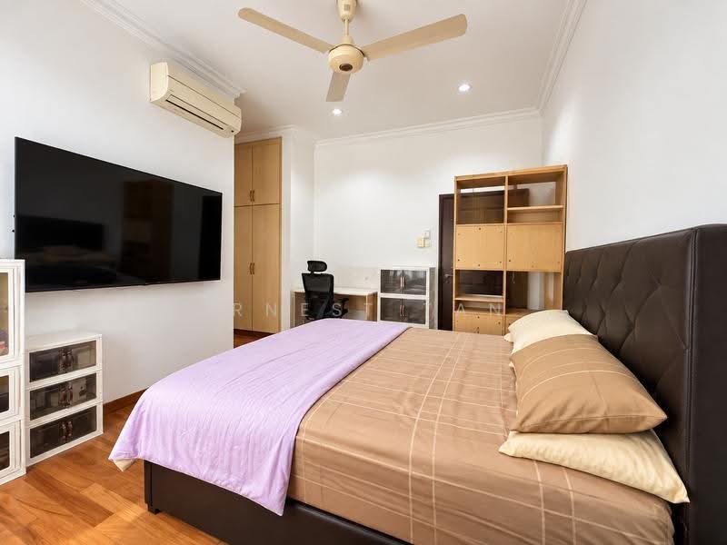 Spacious Detached Home | 5,933 sqft Land | Move-In Ready, Almond Avenue, Dairy Farm / Bukit Panjang / Choa Chu Kang, 5 Bedrooms, 5,933 sqft, Semi-Detached House For Sale, by Ernest Tan, 500275814 - Bedroom - PropertyGuru.com.sg