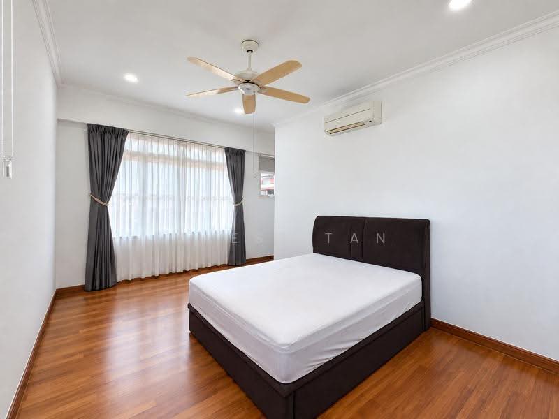Spacious Detached Home | 5,933 sqft Land | Move-In Ready, Almond Avenue, Dairy Farm / Bukit Panjang / Choa Chu Kang, 5 Bedrooms, 5,933 sqft, Semi-Detached House For Sale, by Ernest Tan, 500275814 - Bedroom - PropertyGuru.com.sg
