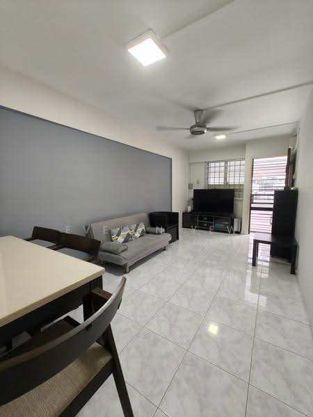 247 Hougang Avenue 3, 247 Hougang Avenue 3, Hougang / Punggol / Sengkang, 2 Bedrooms, 721 sqft, HDB Flat For Sale, by Evelyn Yew, 500275818 - Living Room - PropertyGuru.com.sg