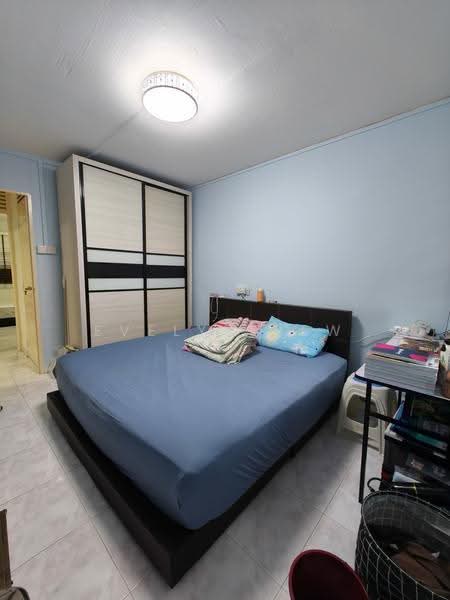 247 Hougang Avenue 3, 247 Hougang Avenue 3, Hougang / Punggol / Sengkang, 2 Bedrooms, 721 sqft, HDB Flat For Sale, by Evelyn Yew, 500275818 - Bedroom - PropertyGuru.com.sg
