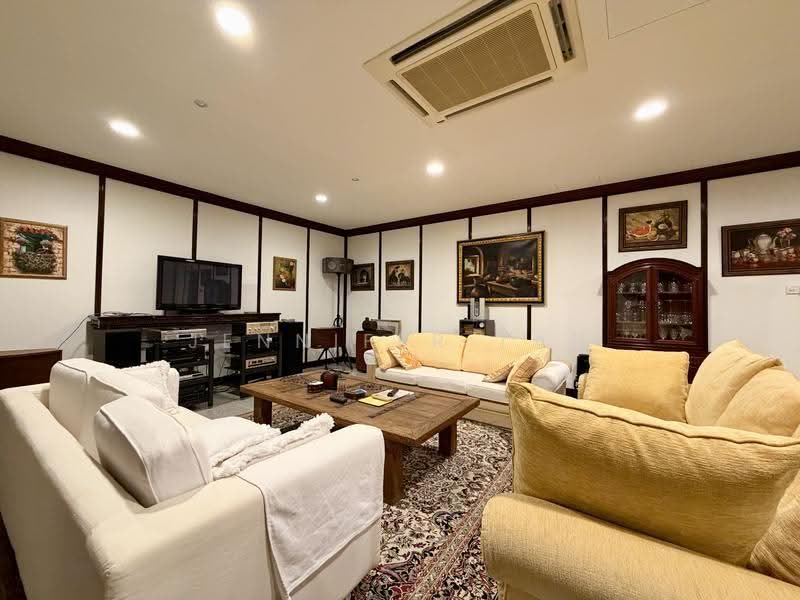 Green Hill Estate, 16 Chestnut Crescent, Dairy Farm / Bukit Panjang / Choa Chu Kang, 5 Bedrooms, 8,500 sqft, Bungalow House For Sale, by Jennifer Tan, 500275820 - Living Room - PropertyGuru.com.sg