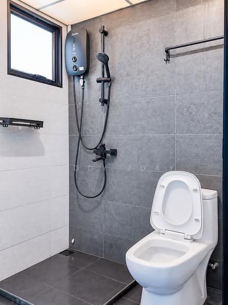 50 Commonwealth Drive, 50 Commonwealth Drive, Alexandra / Commonwealth, 2 Bedrooms, 678 sqft, HDB Flat For Sale, by Teddy Juay, 500275824 - Bathroom - PropertyGuru.com.sg