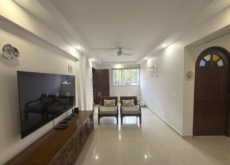 420 Bedok North Street 1, 420 Bedok North Street 1, Bedok / Upper East Coast, 2 Bedrooms, 882 sqft, HDB Flat For Sale, by Jabbar Rahman, 500275843 - Living Room - PropertyGuru.com.sg