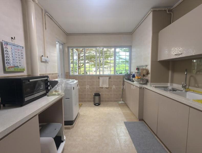 420 Bedok North Street 1, 420 Bedok North Street 1, Bedok / Upper East Coast, 2 Bedrooms, 882 sqft, HDB Flat For Sale, by Jabbar Rahman, 500275843 - Kitchen - PropertyGuru.com.sg