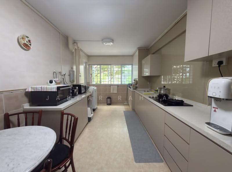 420 Bedok North Street 1, 420 Bedok North Street 1, Bedok / Upper East Coast, 2 Bedrooms, 882 sqft, HDB Flat For Sale, by Jabbar Rahman, 500275843 - Kitchen - PropertyGuru.com.sg