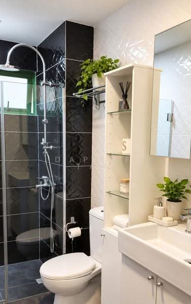 The Aberdeen, 2 Jalan Taman, Balestier / Toa Payoh, 3 Bedrooms, 1,302 sqft, Condominium For Rent, by Daphne Tan, 500275849 - Bathroom - PropertyGuru.com.sg