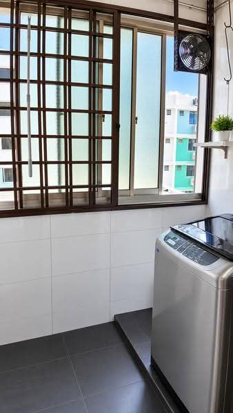 824 Jurong West Street 81, 824 Jurong West Street 81, Boon Lay / Jurong / Tuas, 4 Bedrooms, 1,302 sqft, HDB Flat For Sale, by Elaine Tan, 500275862 - Laundry area / Yard - PropertyGuru.com.sg