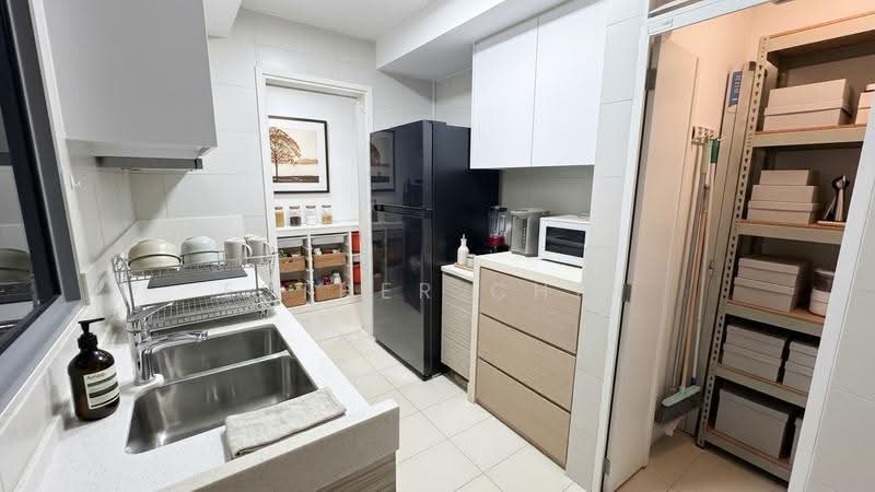 Arc at Tampines, Tampines Avenue 8, Pasir Ris / Tampines, 3 Bedrooms, 1,130 sqft, Condominium For Sale, by Esther Chin, 500275872 - Kitchen - PropertyGuru.com.sg