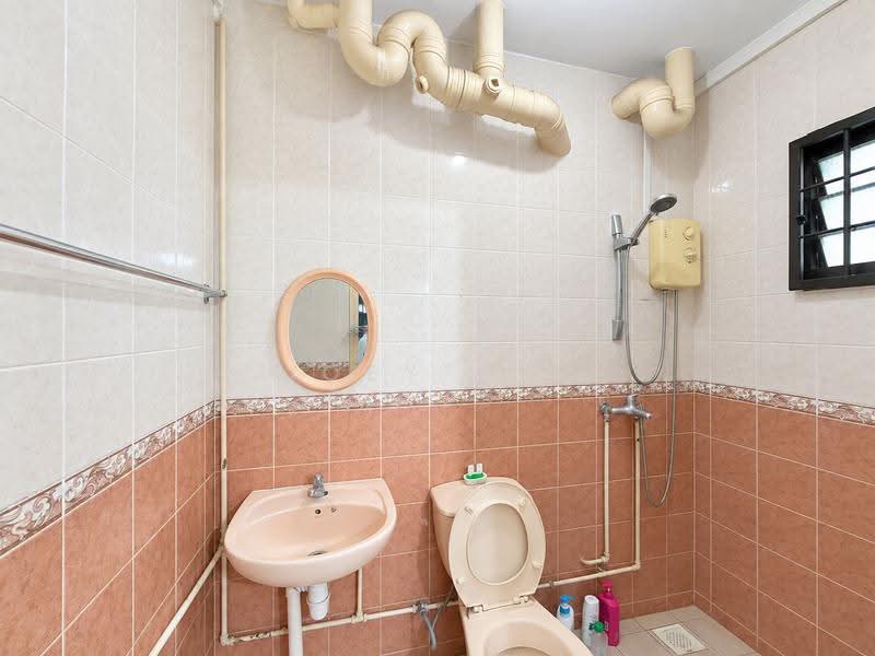 181 Yung Sheng Road, 181 Yung Sheng Road, Boon Lay / Jurong / Tuas, 3 Bedrooms, 969 sqft, HDB Flat For Sale, by Joey Lim, 500275875 - Bathroom - PropertyGuru.com.sg