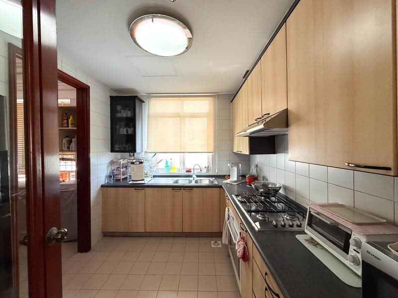 Costa Rhu, 1 Rhu Cross, East Coast / Marine Parade, 2 Bedrooms, 1,399 sqft, Condominium For Sale, by Novell Tan, 500275876 - Kitchen - PropertyGuru.com.sg