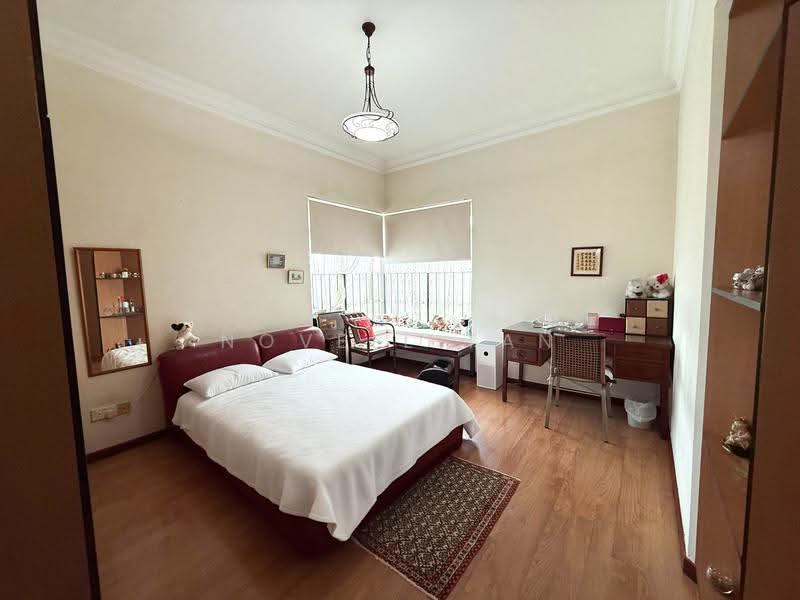 Costa Rhu, 1 Rhu Cross, East Coast / Marine Parade, 2 Bedrooms, 1,399 sqft, Condominium For Sale, by Novell Tan, 500275876 - Master Bedroom - PropertyGuru.com.sg