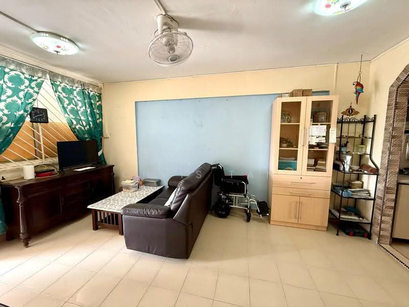 204 Serangoon Central, 204 Serangoon Central, Hougang / Punggol / Sengkang, 2 Bedrooms, 689 sqft, HDB Flat For Rent, by Chris Tan, 500275879 - Living Room - PropertyGuru.com.sg