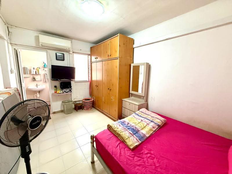 204 Serangoon Central, 204 Serangoon Central, Hougang / Punggol / Sengkang, 2 Bedrooms, 689 sqft, HDB Flat For Rent, by Chris Tan, 500275879 - Bedroom - PropertyGuru.com.sg