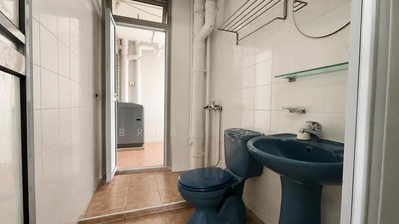 285D Toh Guan Road, 285D Toh Guan Road, Boon Lay / Jurong / Tuas, 4 Bedrooms, 1,539 sqft, HDB Flat For Sale, by Brian Koh, 500275890 - Bathroom - PropertyGuru.com.sg