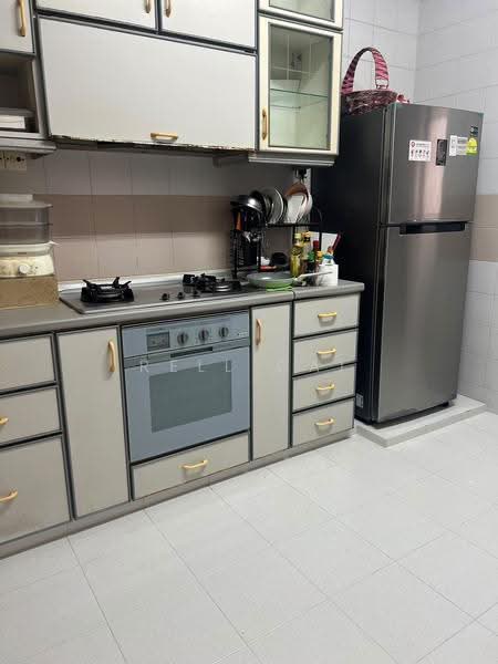 Ridgewood Condominium, 1 Ridgewood Close, Tanglin / Holland / Bukit Timah, Room Rental, 333 sqft, Condominium For Rent, by Rell Cai, 500275897 - PropertyGuru.com.sg